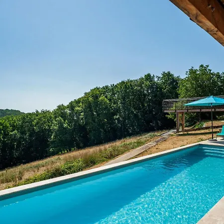 Luxurious In With A Heated Swimming Pool *