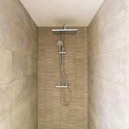 فيلة Luxurious In With A Heated Swimming Pool